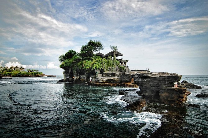 Tanah Lot Temple and Uluwatu Temple Tour With Shopping - Good To Know