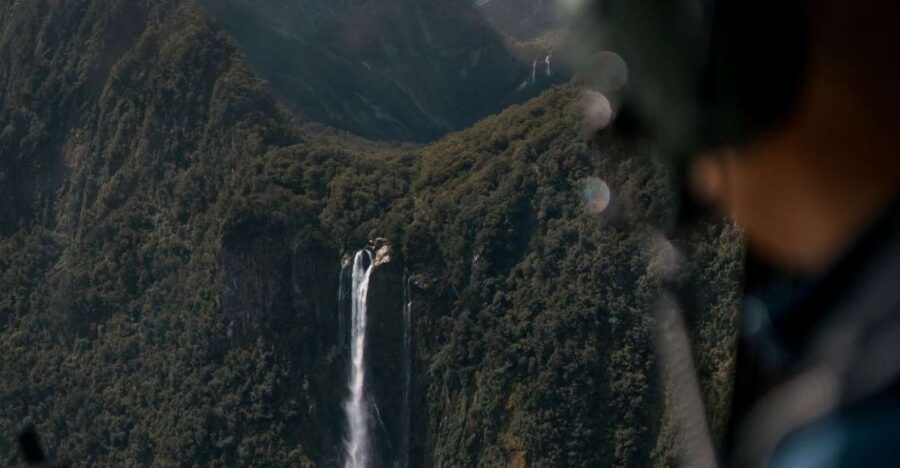 Te Anau: Milford Sound Scenic Flight With Lakeside Landing - Good To Know
