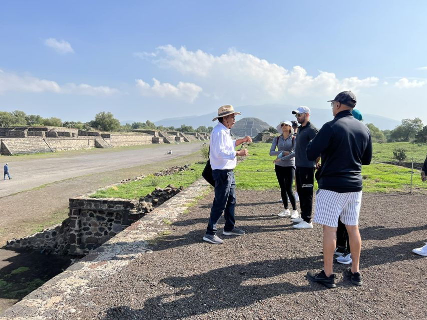 Teotihuacan: Tour With a Local, Transportation & Food - Meet Local Guide Ruben for Insights