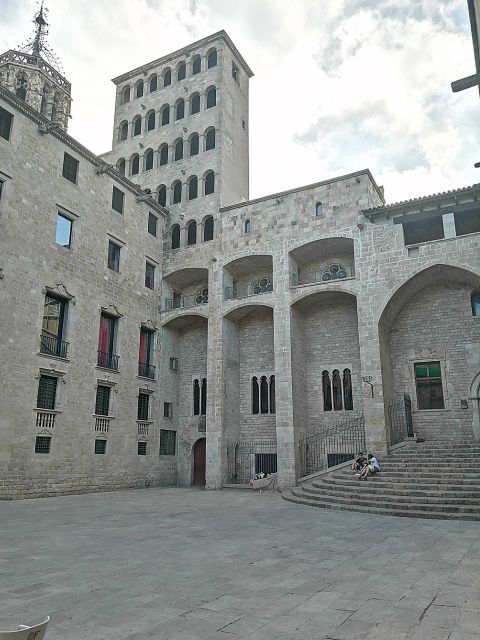 The 5 Charms of Gothic Area - Good To Know