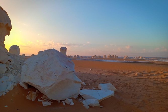 The Black and The White Desert - Good To Know