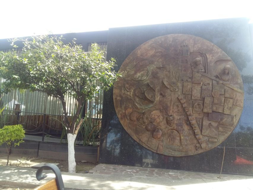 Tlaquepaque Magic Town: Artisans, Traditions, Architecture - Output: