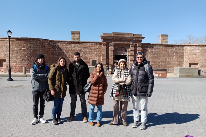 Top Lower Manhattan Major Atractions Shared Walking Tour - Good To Know