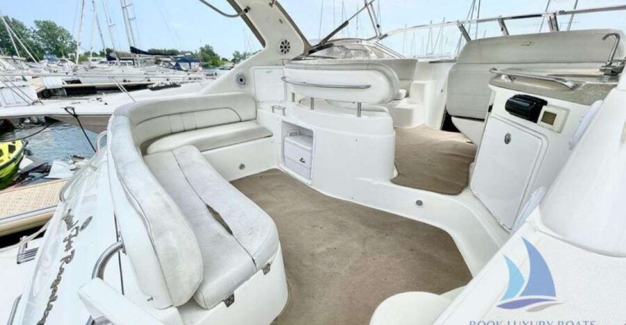 Toronto: Escapist Private Luxury Yacht Charter
