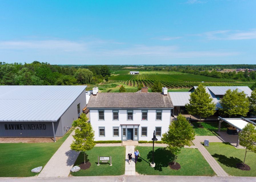 Toronto: Niagara Wineries Tasting Tour & Optional Lunch - Good To Know