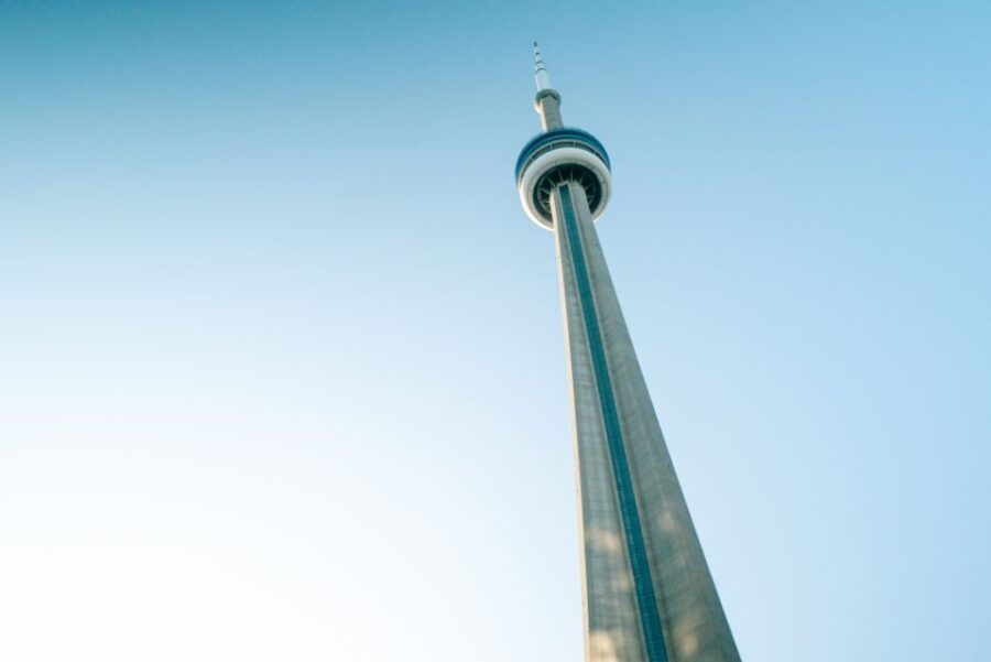 Toronto: Walking Tour With CN Tower Entry
