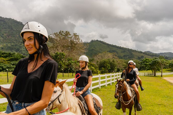 Tour in La Hacienda With Sports Activities and Buffet