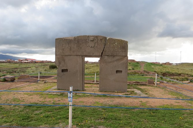 Tour in Tiwanaku Archaeological Ruins