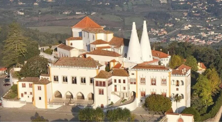 Tour Sintra – Castles and Visit to the Shore