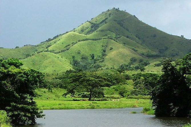 Tour to Montana Redonda and Emerald Coast Beach - Tour Overview