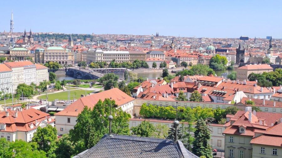 Tour to Prague Castle With Tickets Included - Good To Know