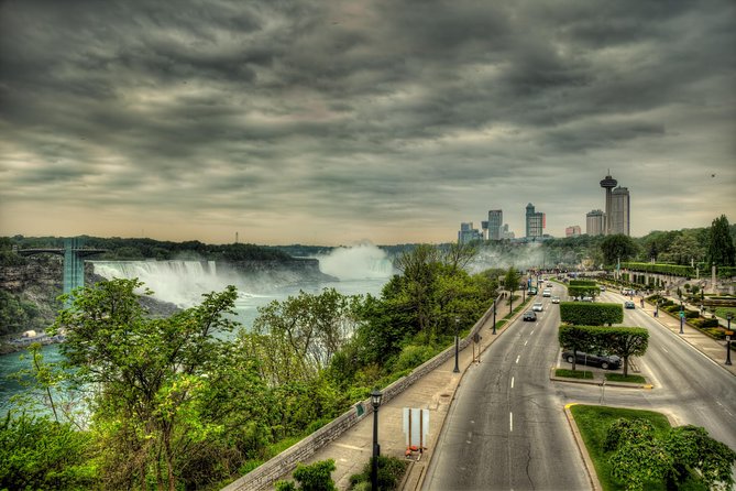 Transfer Buffalo Niagara International Airport BUF to Niagara Falls,Canada
