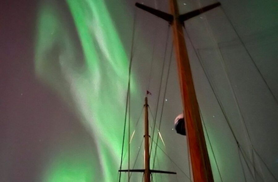 Tromso: Luxury Northern Lights Cruise With Hot Tub & Dinner - Good To Know