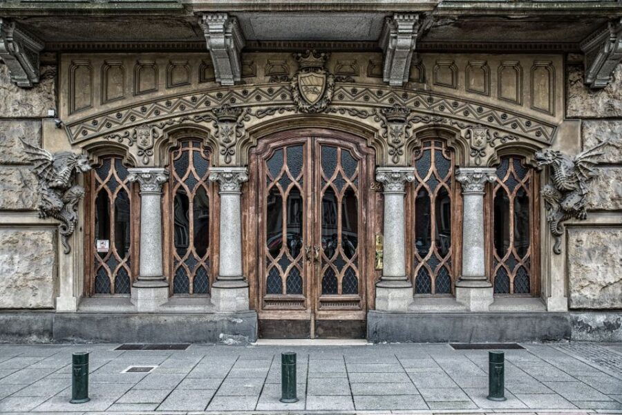 Turin: Art Nouveau Walking Tour With Coffee