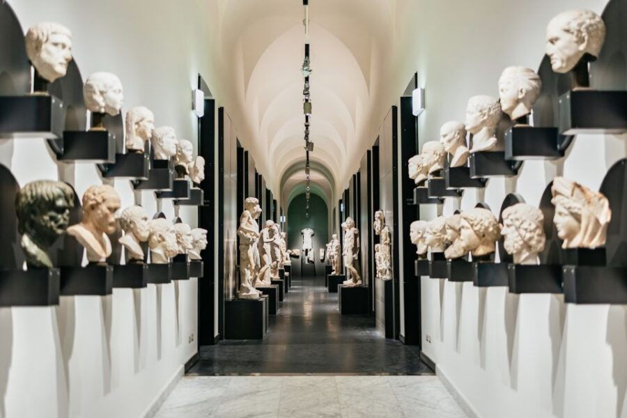 Turin: Royal Palace & City Tour Guided Experience