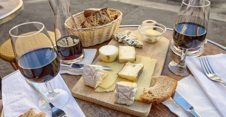 Turin: Street Food Walking Tour With Aperitivo & Tastings - Good To Know