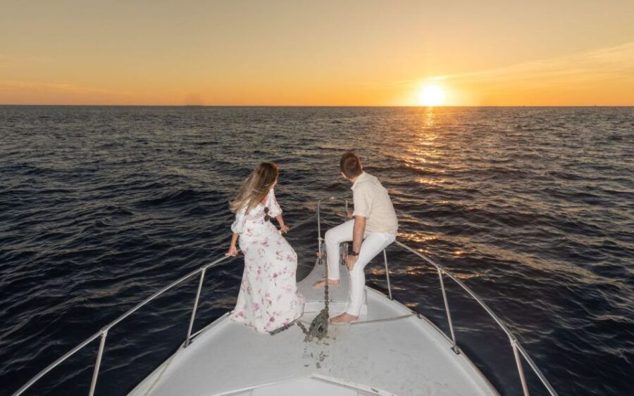 Two Hours Private Boat Tour at Cabo San Lucas Bay - Good To Know