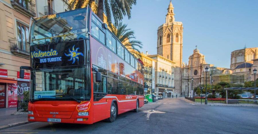 Valencia: 15 Hour Hop-On-Hop-Off Bus Ticket and San Nicolás