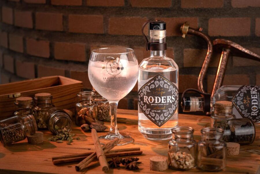 Valencia: Distillery Visit and Gin Tasting in Benifla