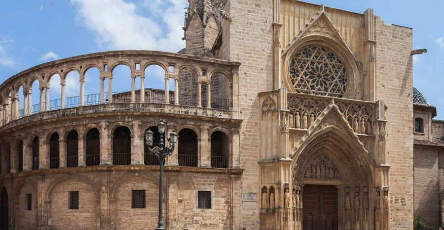 Valencia: Guided City Walking Tour With Tapas Tastings