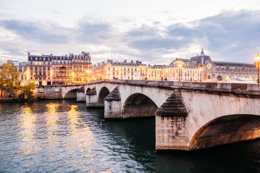 Valentines in Paris: A Romantic Wander Through the City - Good To Know