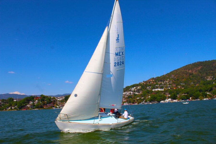 Valle De Bravo: Sailboat Tour Over the Lake. - Good To Know