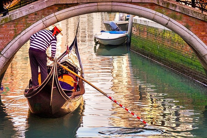 Venice: 2 Hours Morning Walk Tour With Gondola Glide