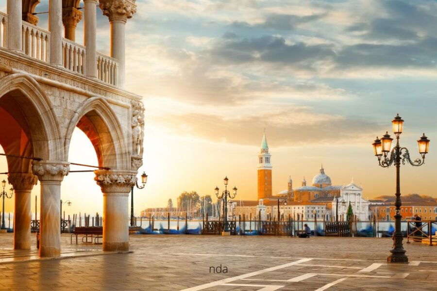 Venice: First Discovery Walk and Reading Walking Tour - Good To Know