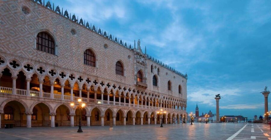 Venice Highlights With Local: Private Walking Tour & Gondola - Good To Know