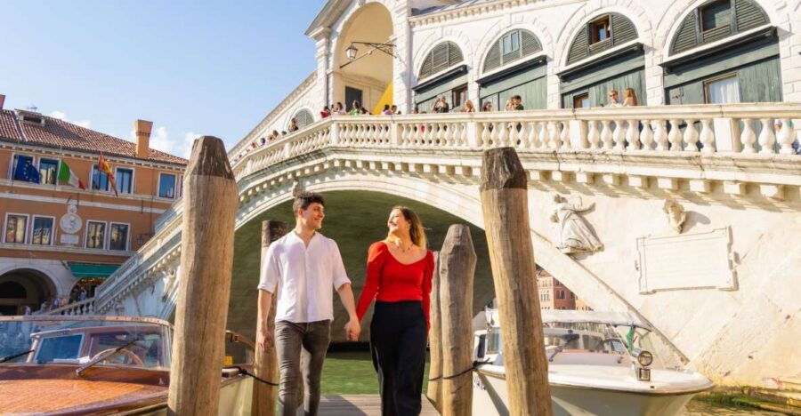 Venice: Professional Photoshoot at the Rialto Bridge