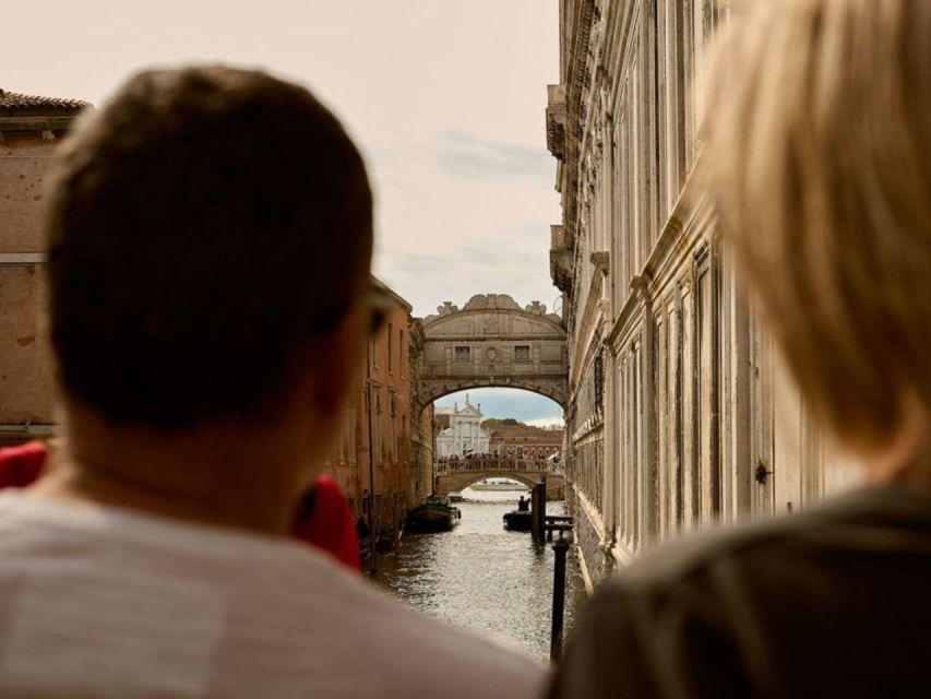 Venice: Semi Private Walking Tour With Gondola Ride & Spritz - Good To Know