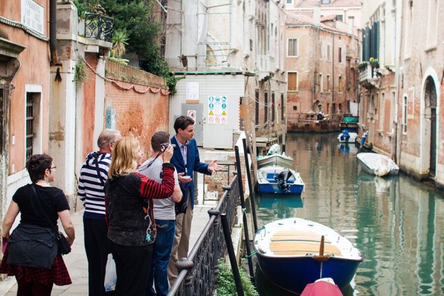 Venice: Small Group Walking Tour and Gondola Ride - Good To Know