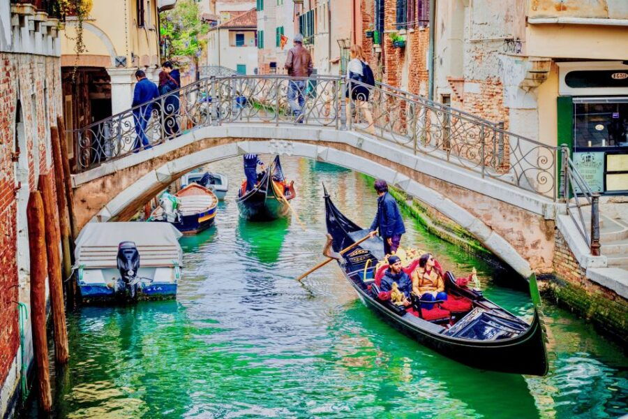 Venice: Walking Tour & Gondola Ride - Good To Know