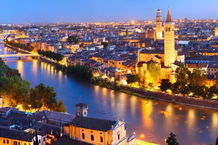 Verona: First Discovery Walk and Reading Walking Tour
