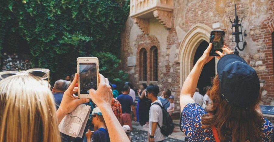 Verona: Walking Tour With Skip-The-Line Arena Ticket