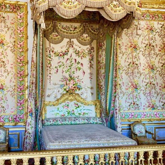 Versailles Palace Skip The Line Access Half Day Private Tour - Good To Know