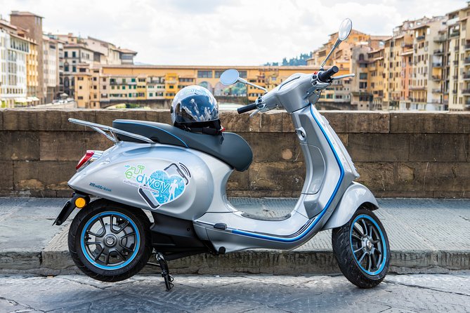 Vespa Elettrica 70 (125) Rental for the Full Day in Florence