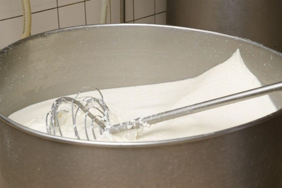 Vico Equense: Tour in the Mozzarella Expience Dairy