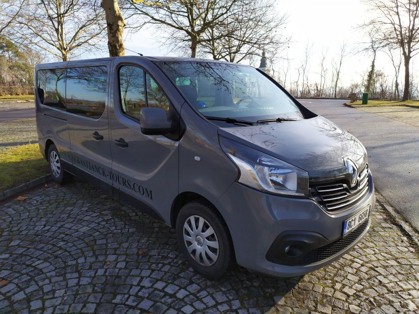 Vienna: Sightseeing Transfer to Prague via Cesky Krumlov