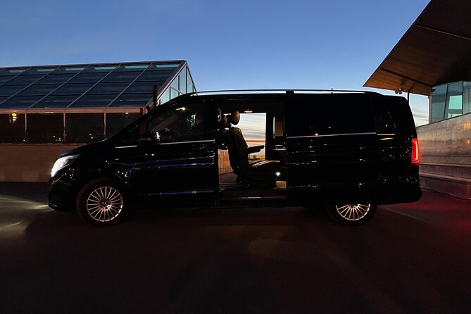VIP Transfer Helsinki-Vantaa Airport to Helsinki City