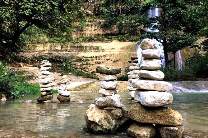 Waterfalls Tour With Boodle Fight Lunch in Bohol