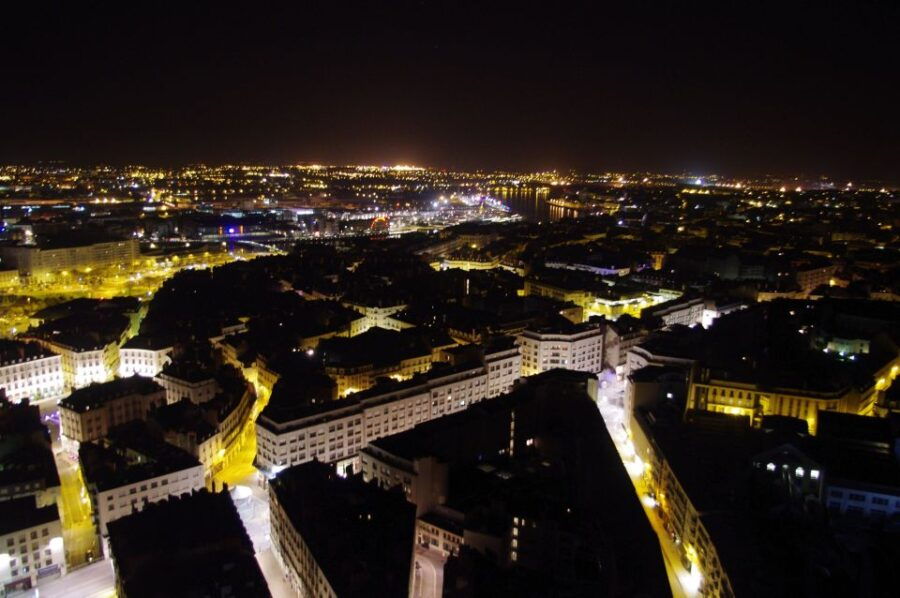 Welcome to Nantes: Private Tour With a Local