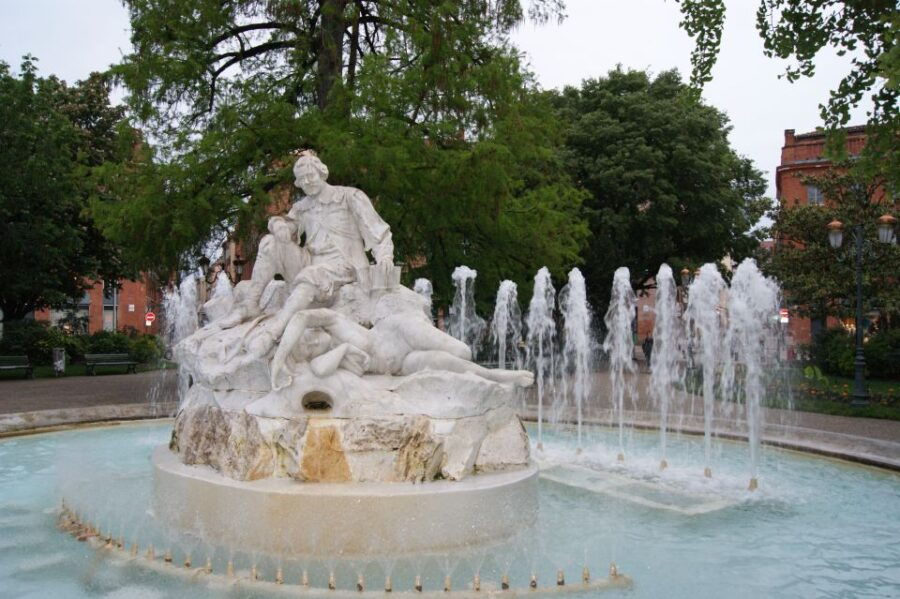 Welcome to Toulouse: Private Walking Tour With a Local