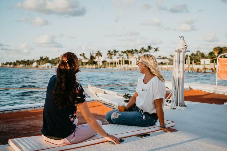 West Palm Beach: Flamingle Happy Hour Cruise