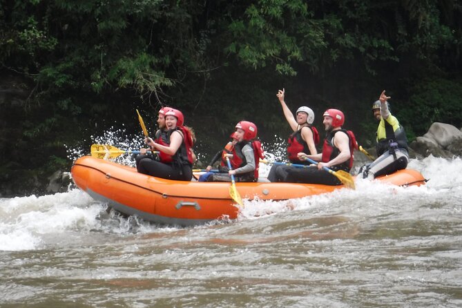 White Water Rafting in Baños De Agua Santa Level III and IV