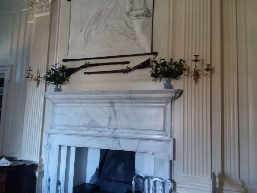 Williamsburg: Christmastime in Virginia Walking Tour