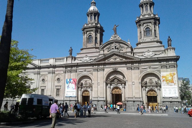Wine Tour and Santiago City in a Small Group