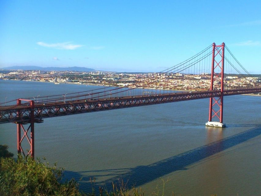 Wine Tour and Traditional Portuguese Tiles in Half Day Tour