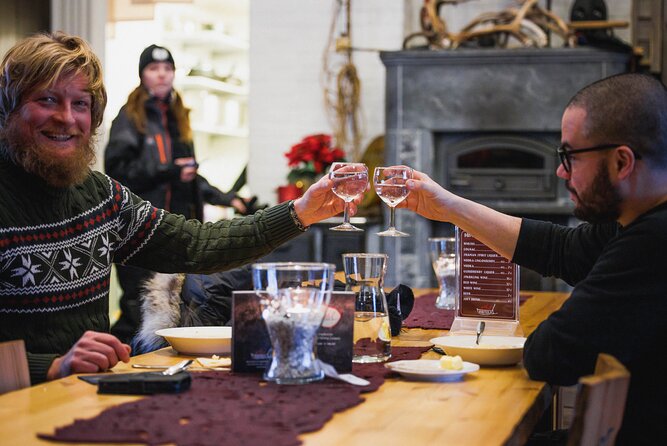 Winter Highlights: Snowmobile, Arctic Animals and Santas Village - Good To Know