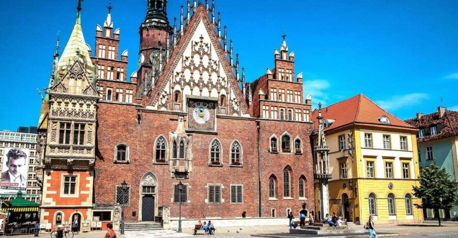 Wroclaw: City of 100 Bridges 4-Hour Private City Tour